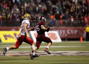 开云体育登入-加拿大队在赛制中的表现：如何调整战术应对不同对手，加拿大队与中国队